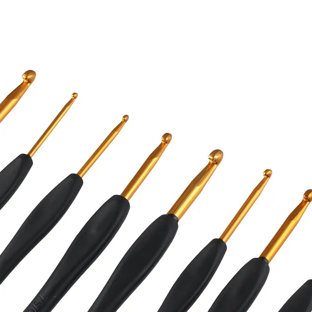 8PCS Black Crochet Hooks Set for Arthritic Hands,Ergonomic Crochet Hook Soft Crochet Needle,2.5-6.0mm Crochet Kit for Beginners